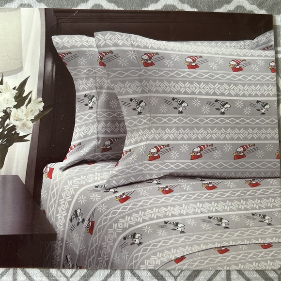 NEW Peanuts Snoopy Sledding & Skating TWIN Sheet Set Berkshire Blanket & Home Co - Picture 3 of 3
